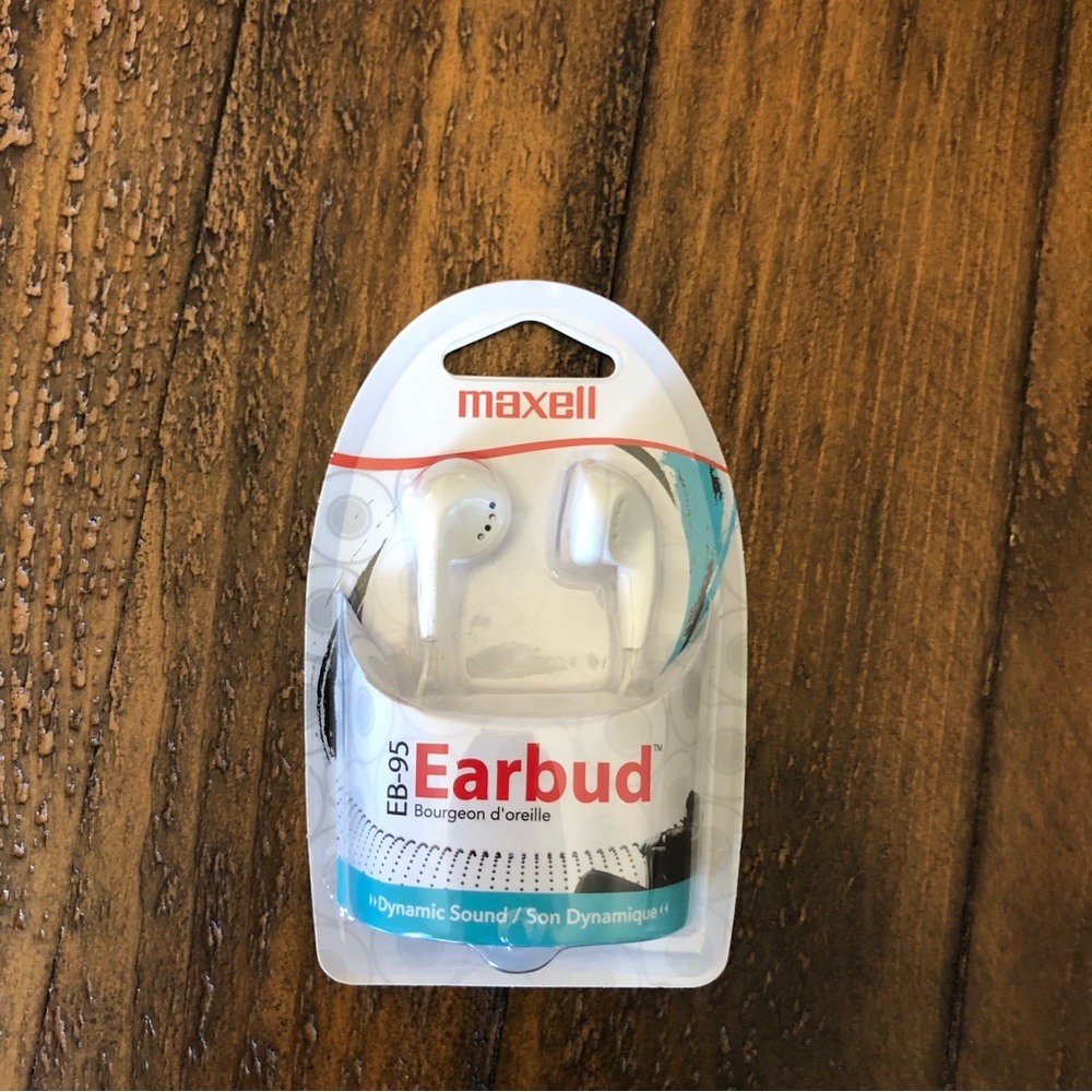 NWT Maxell Earbuds Wired EB-95 Electronics Headphones Earphones Computer Phone